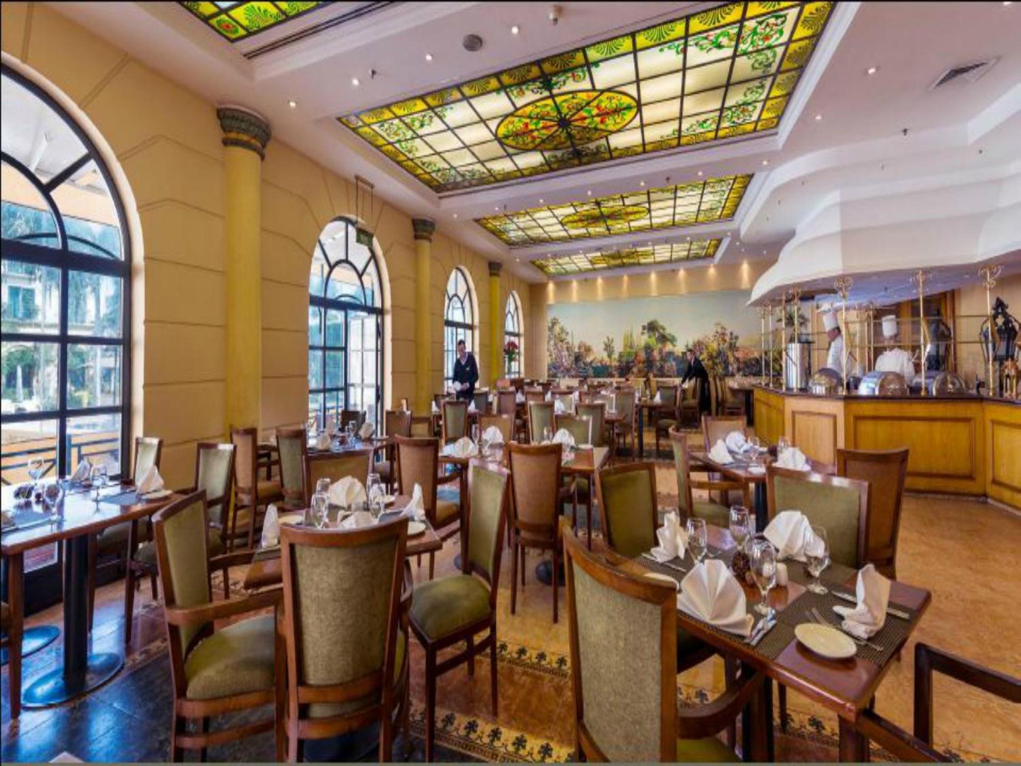 Concorde El Salam Cairo Hotel&Casino Restoran foto The Royal